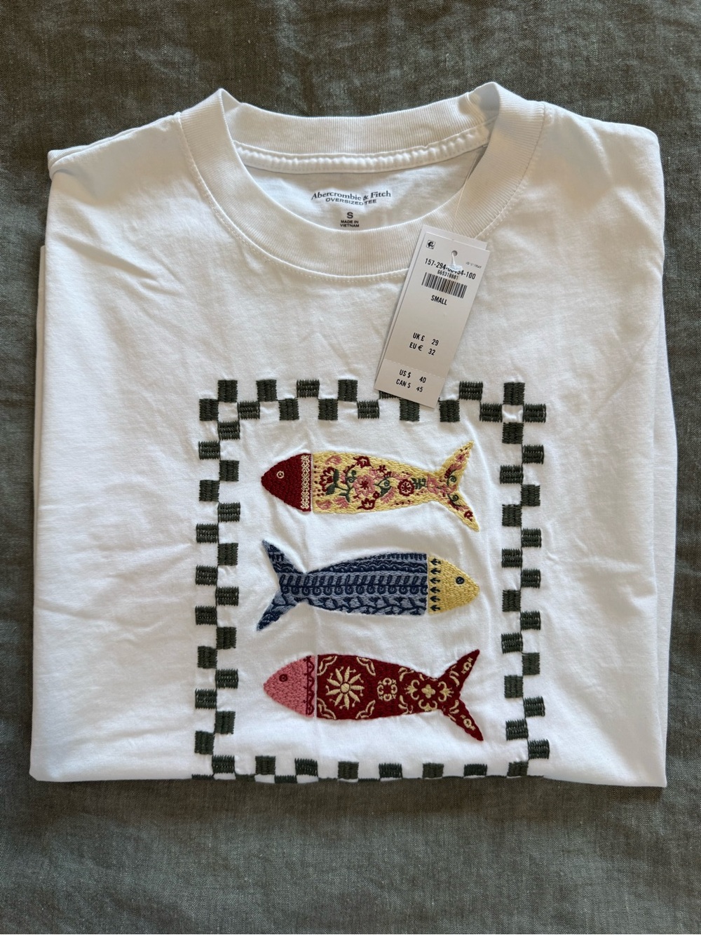 NWT Abercrombie & Fitch Oversized Embroidered Fish Graphic Tee | White | S - Picture 5 of 7